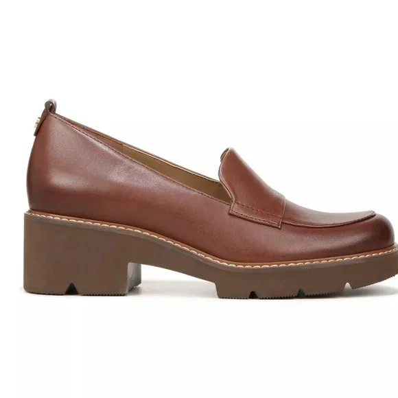 NATURALIZER Darry Lug Sole Loafers - Picture 10 of 11